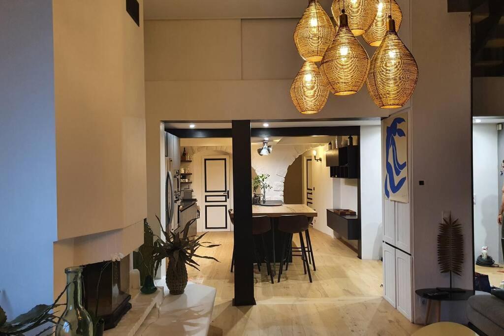 Loft De Type Industriel Et Spacieux Nice Exterior foto
