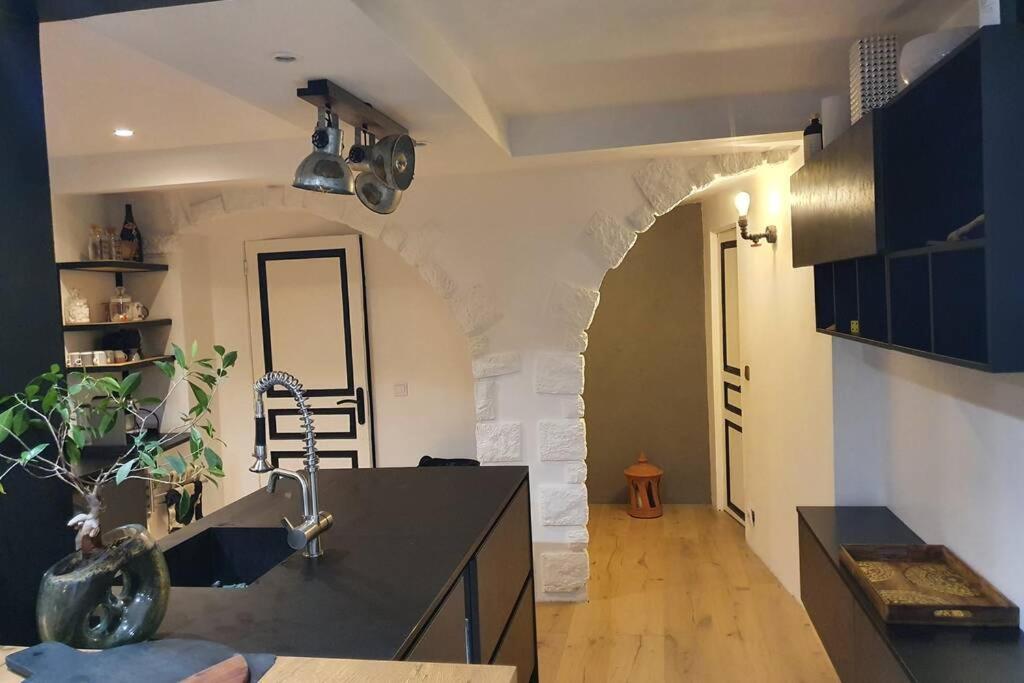 Loft De Type Industriel Et Spacieux Nice Exterior foto